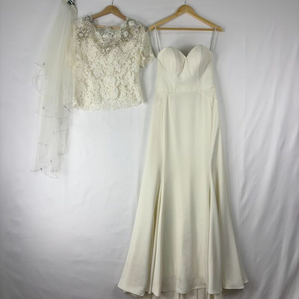 Essence of Australia Ivory wedding Dress